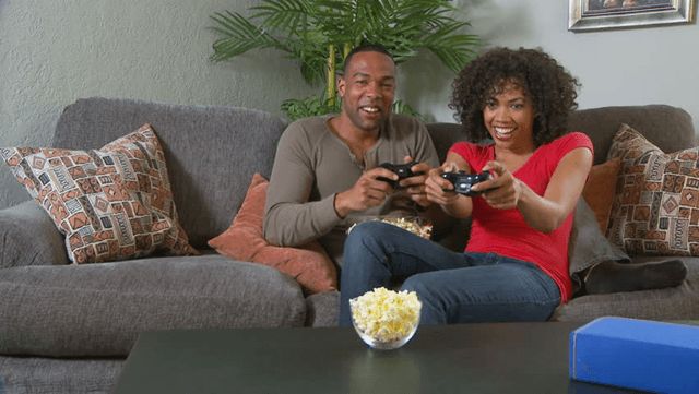 Single Lady In Nairobi: When He Sends You Mixed Signals – The “What Are We” Question