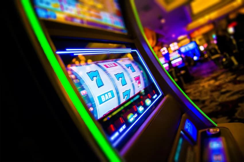 Tracing the Success of Themed Slots