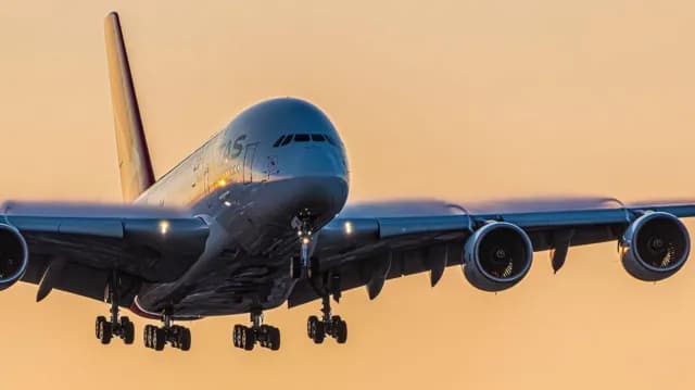 Flight Paths Narrow as Iran Conflict Shuts More Airspace