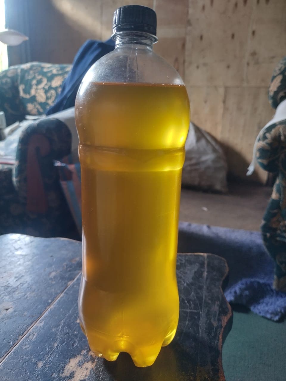 Migori farmer uses sunflower oil press to create farmer processors