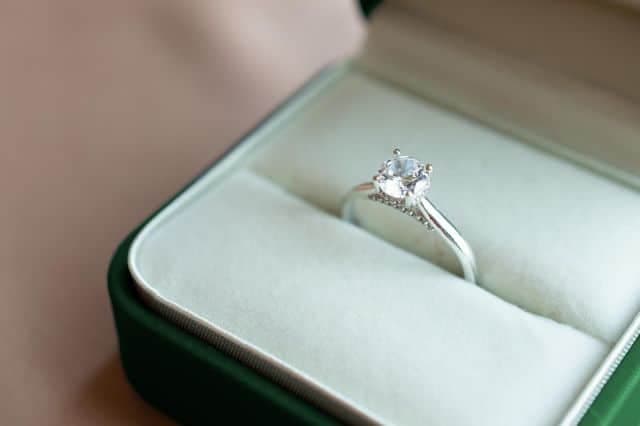 Finding Engagement Rings In London Without The Overwhelm