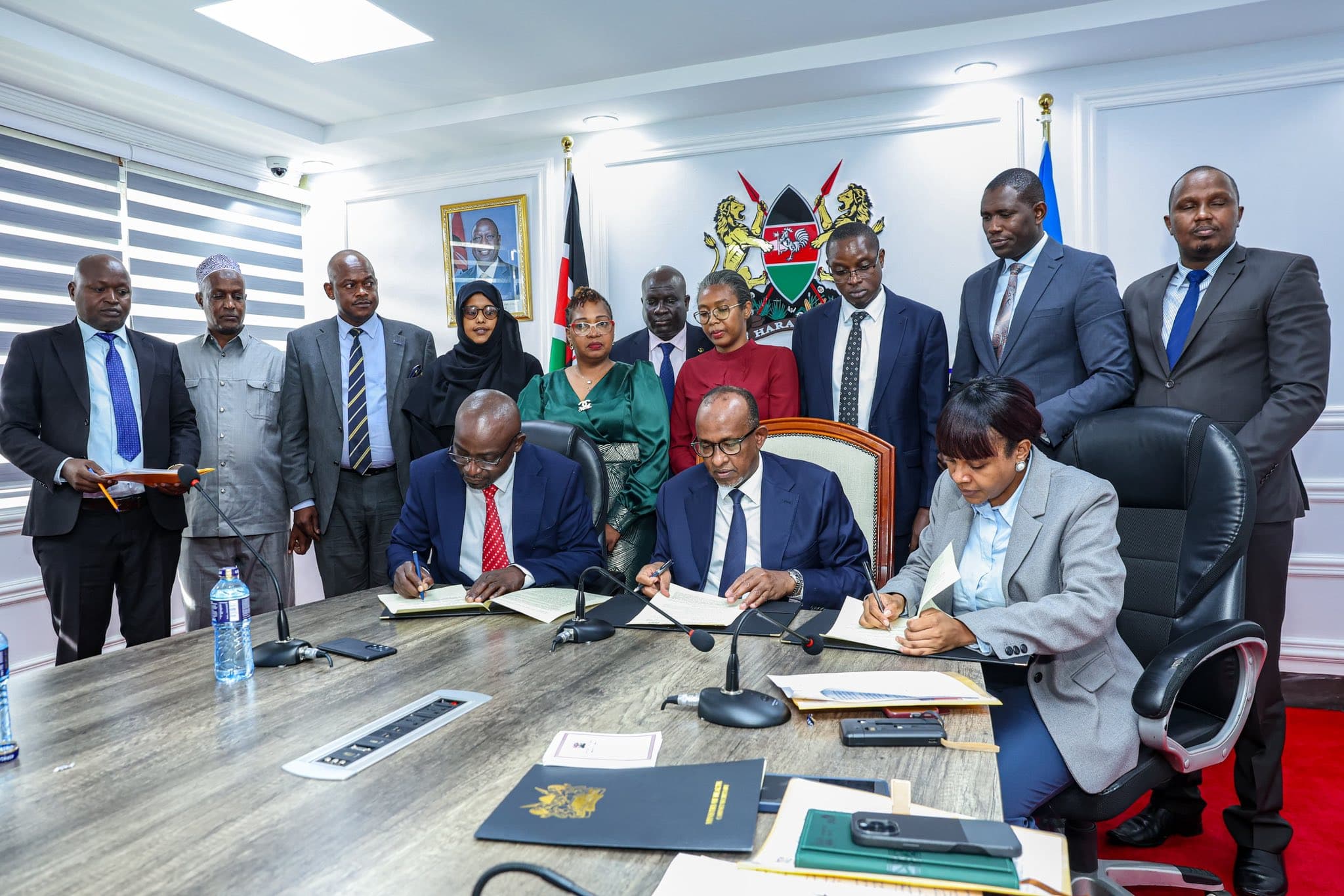 Government, civil servants sign joint communique to improve healthcare services for public officers