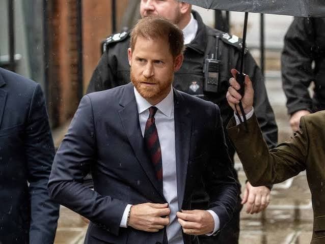 Prince Harry and six others ordered to pay initial £9.5m to Daily Mail publisher