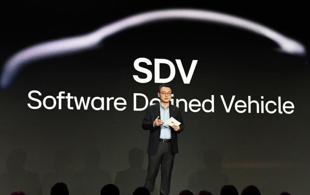 LG vehicle solution company President wins 2025 MotorTrend SDV innovator award