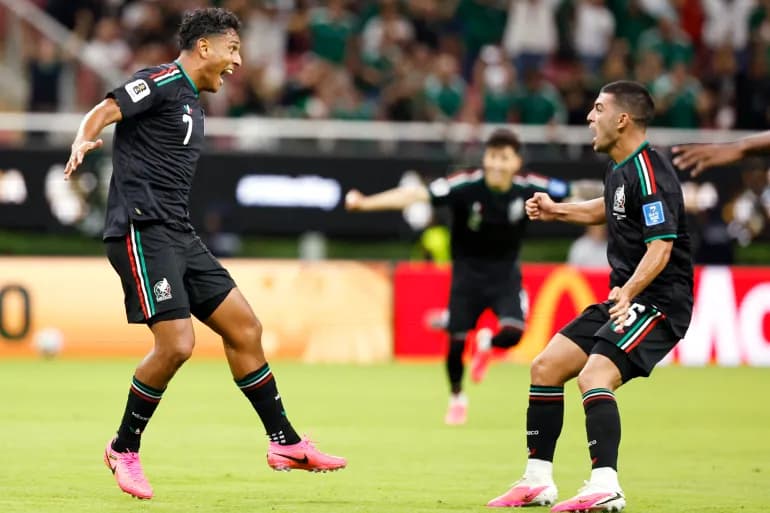 Mexico through to round of 32 after a labored win against South Korea in Guadalajara