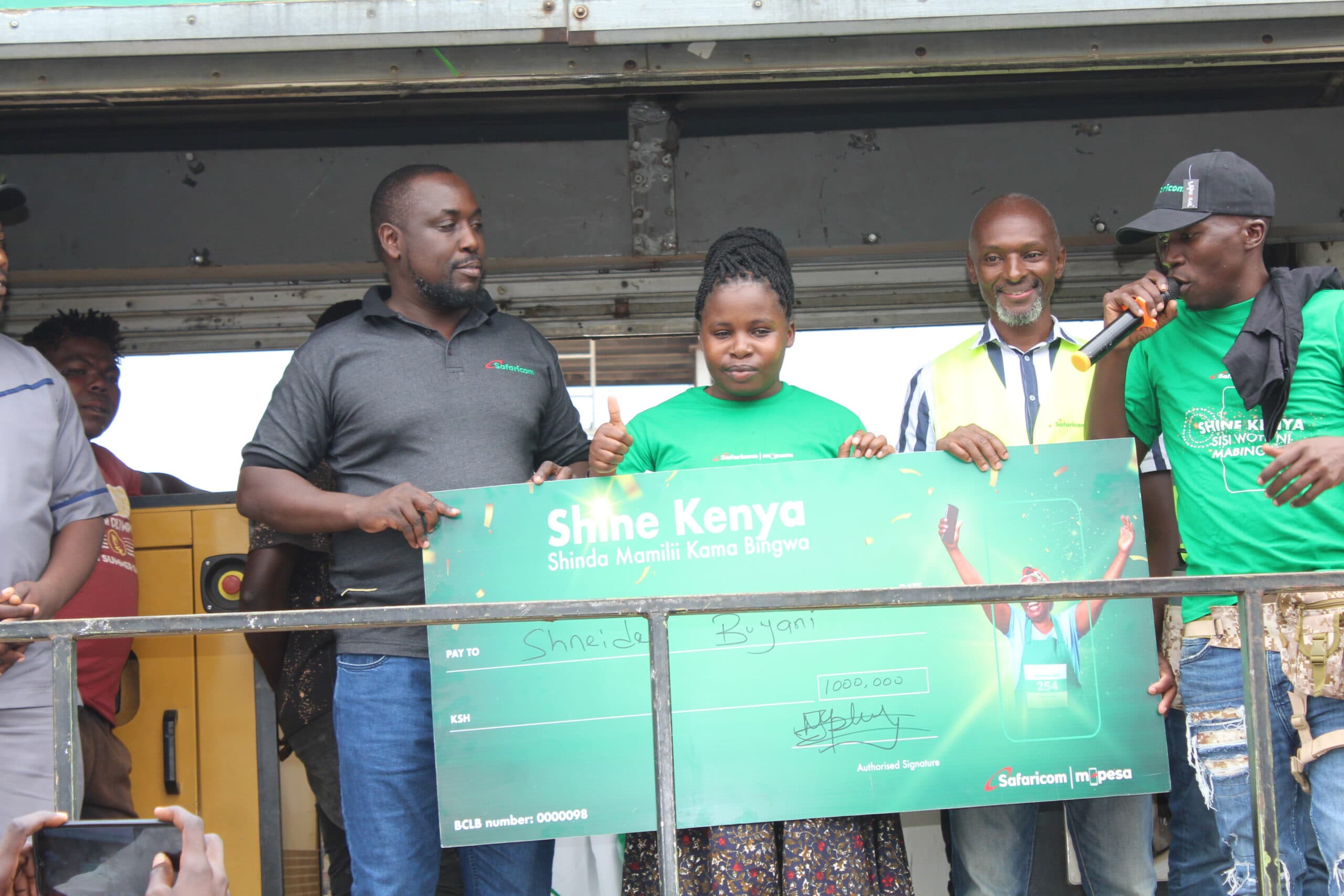 Safaricom rewards 5 final winners of the Shine Kenya Shinda Mamilli campaign