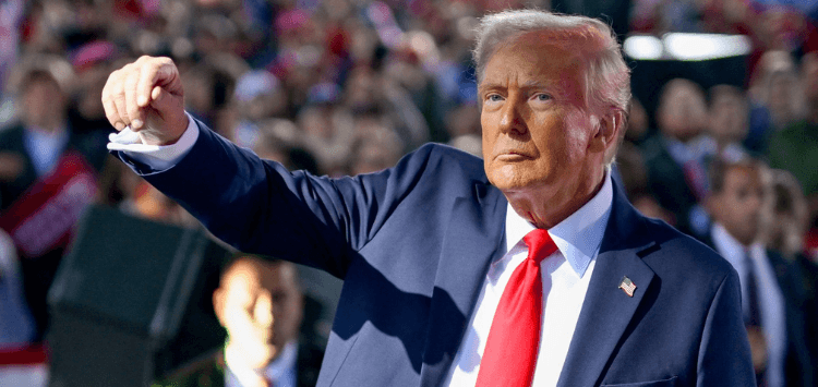 Trump Accuses Iran of Blocking Strait of Hormuz as Nuclear Talks Collapse
