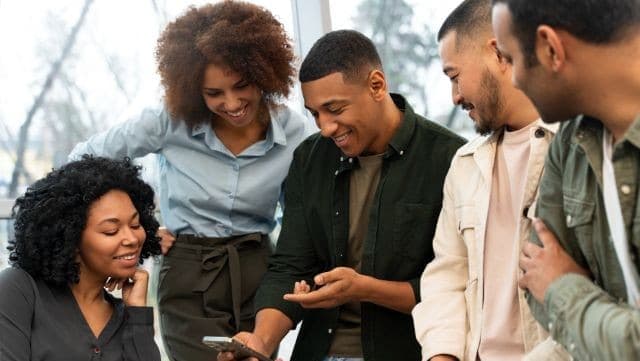 Five Conversation Starters That Make You Look Interesting