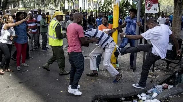 Kenyans flee South Africa to escape xenophobic attacks