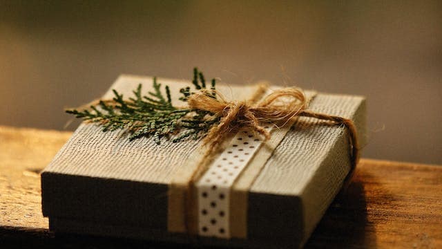 A Man Hands His Wife A DNA Test That Proves He Is Not Their Last Born’s Father On Christmas