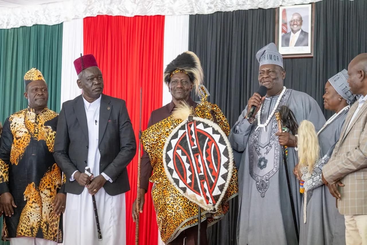 Ruto mocks Sifuna’s chicken argument on housing