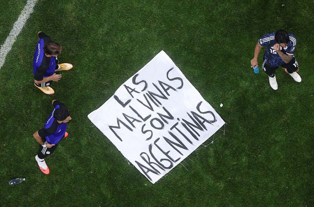 White House defends Argentina team over Falklands banner