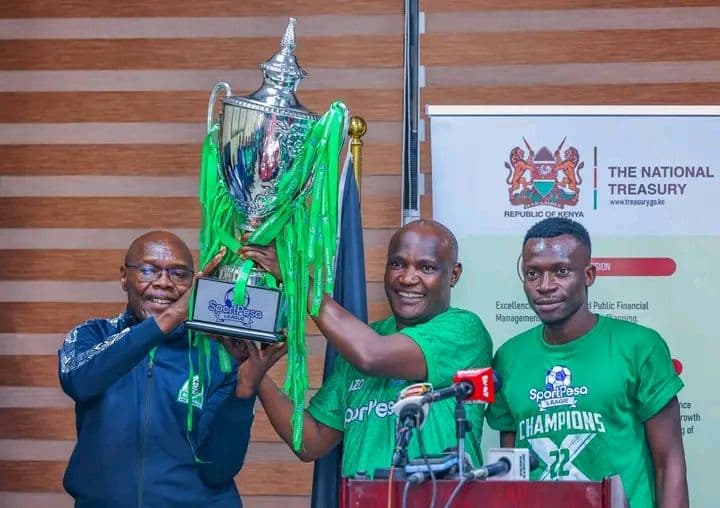 Gor presents league trophy to CS Mbadi, seeks training facilities