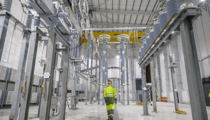 €3.5 billion Eastern Green Link 4 Awarded Contracts Boosts Scotland‑England Subsea Interconnector