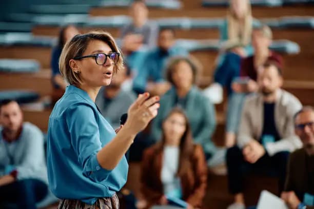 How to Introduce Group Members in a Presentation
