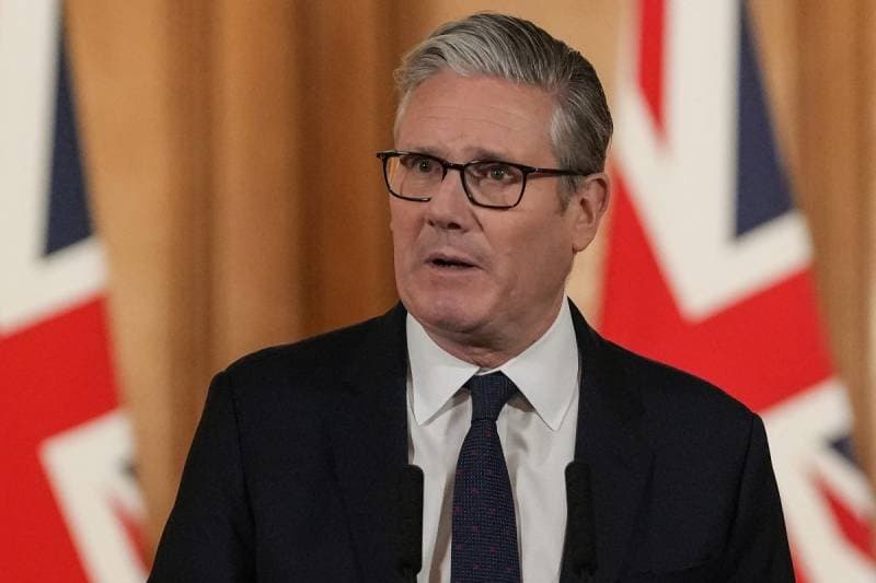 UK PM announces ban on social media for under-16s