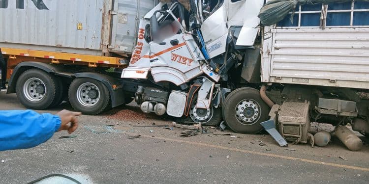 Traffic Snarl-Up as Two Trailers Collide on Nairobi-Mombasa Highway