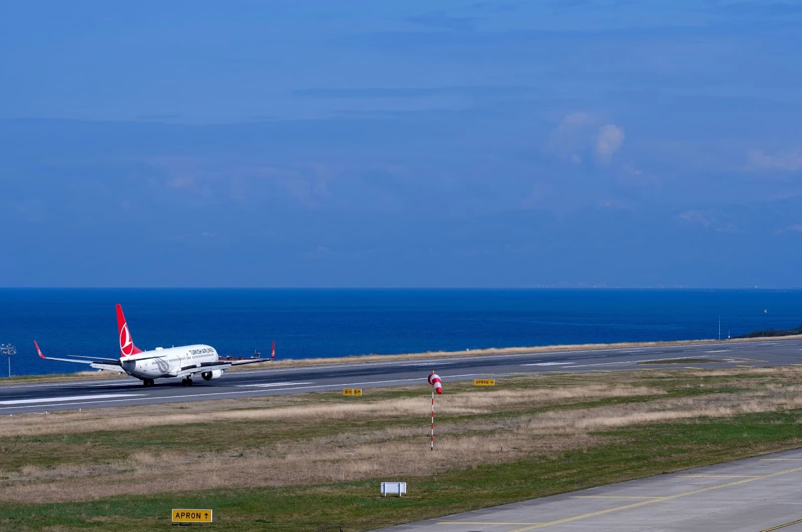 Türkiye Greenlights Construction of New Offshore Black Sea Airport in Trabzon