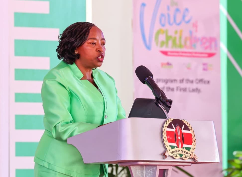 First Lady launches projects at Unoa primary comprehensive school