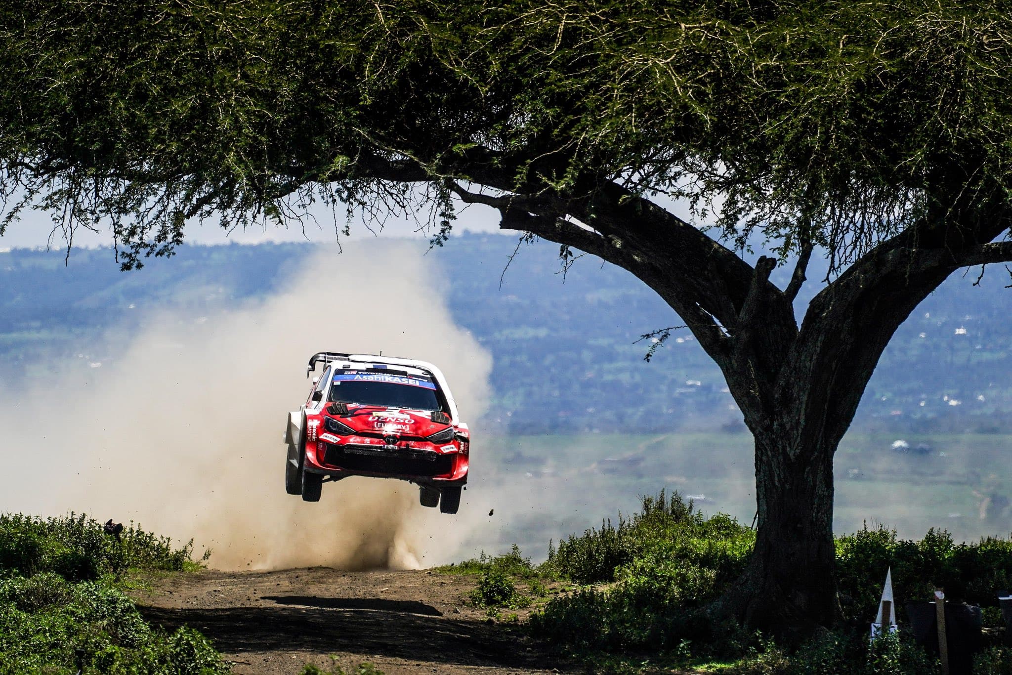 Pajari wins Safari Rally day 2, as Solberg maintains a slender lead
