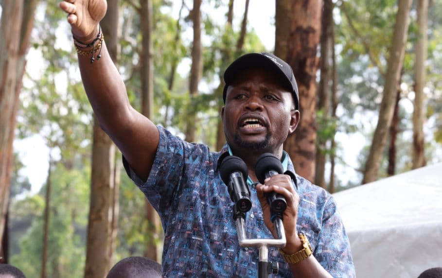 Hostile Crowd Shuts Down Governor Natembeya for Criticizing Ruto