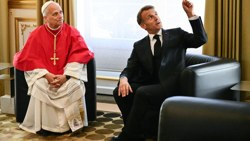 Pope urges French bishops to ‘persevere’ against clerical sex abuse