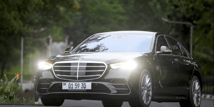 Details of Sabastian Sawe’s KSh 8 Million Luxury Mercedes-Benz S-Class Presented by President Ruto