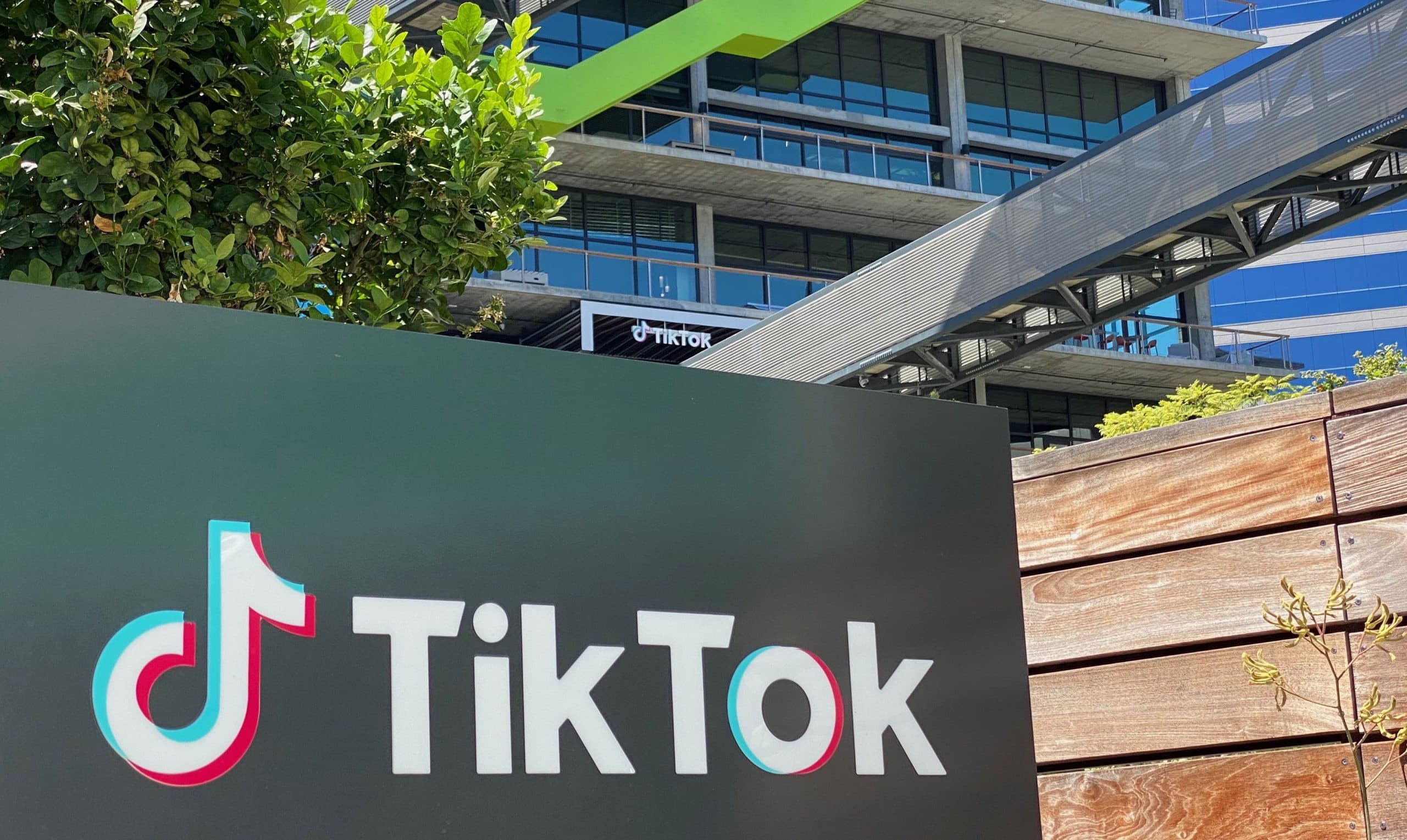 Oracle-Led Consortium Nears Deal to Take Control of TikTok in US