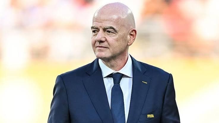 Infantino apologises, survives crisis meeting as FIFA President