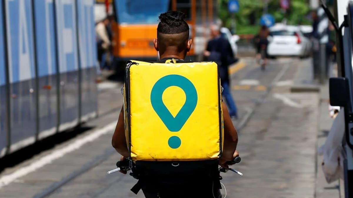 Glovo Kenya launches ‘She Delivers’ to train 16 women as electric bicycle couriers