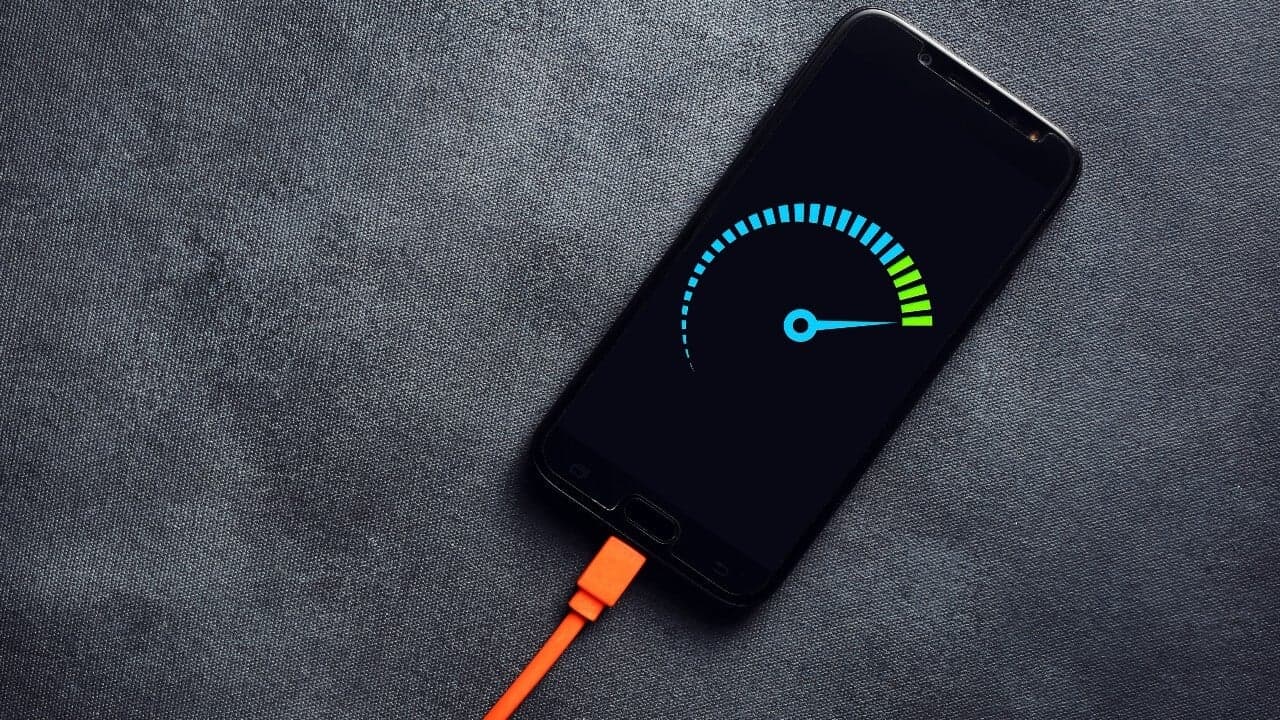 Smartphone Brands Are Now Experimenting with 8000mAh Batteries