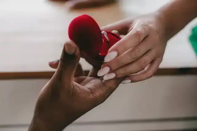 My Girlfriend Rejected Me After Proposing To Her In Public