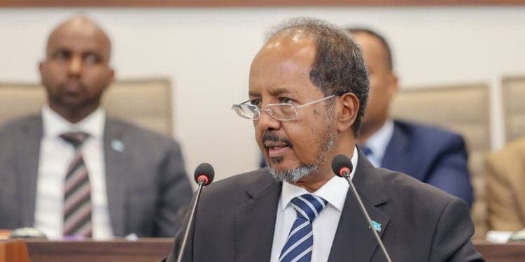 Somalia Orders Immediate Surrender of Kenyan Passports Held by Ministers