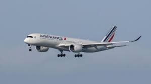 US-bound plane diverts to Canada after person from Ebola-hit region boards ‘in error’
