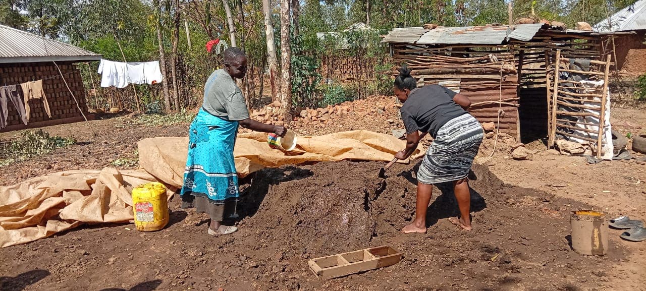 Lwala women turn soil into school fees
