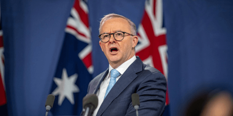 Australian Govt Forced to Lower Fuel Tax to Ease Iran War Price Shock