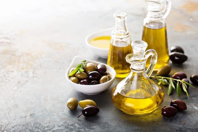 7 Benefits Of Using Face Oils In Your Skincare Routine