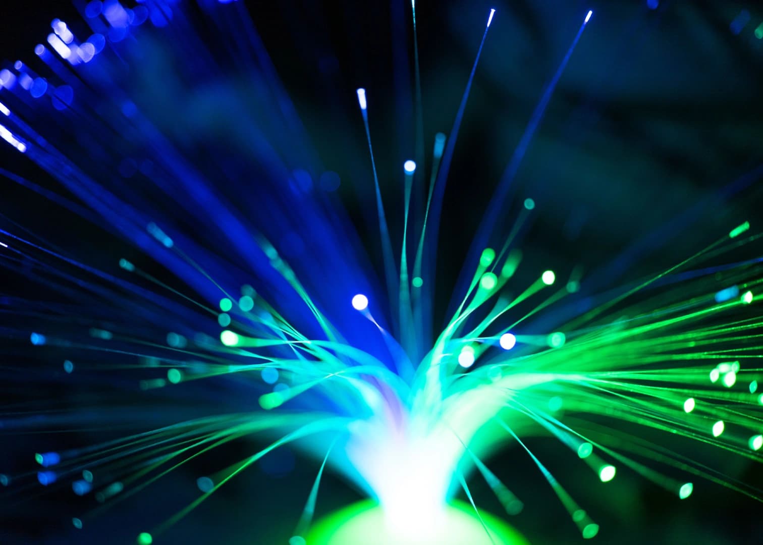 Fixed Internet Subscriptions Surge 32%, Thanks to Fiber and Starlink