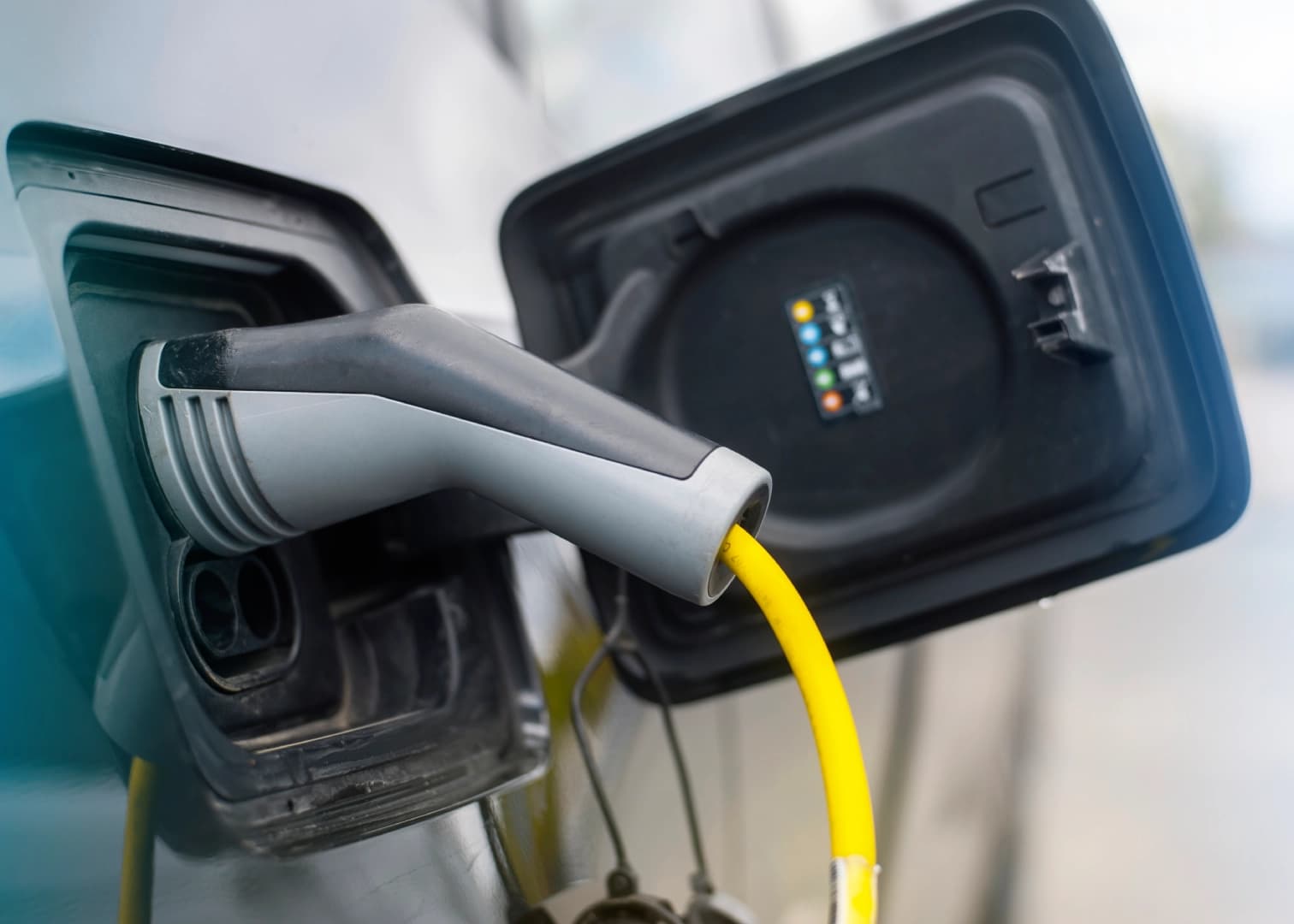Ruto Waives Import Duty on First 100,000 EVs as Kenya’s Fuel Crisis Deepens