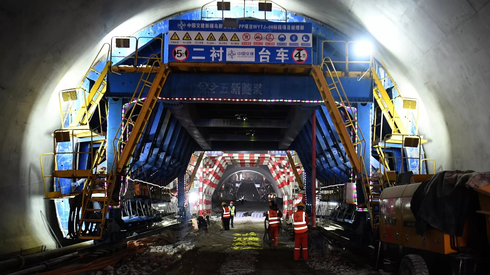 World’s Longest Expressway Tunnel Under Construction in China’s Xinjiang