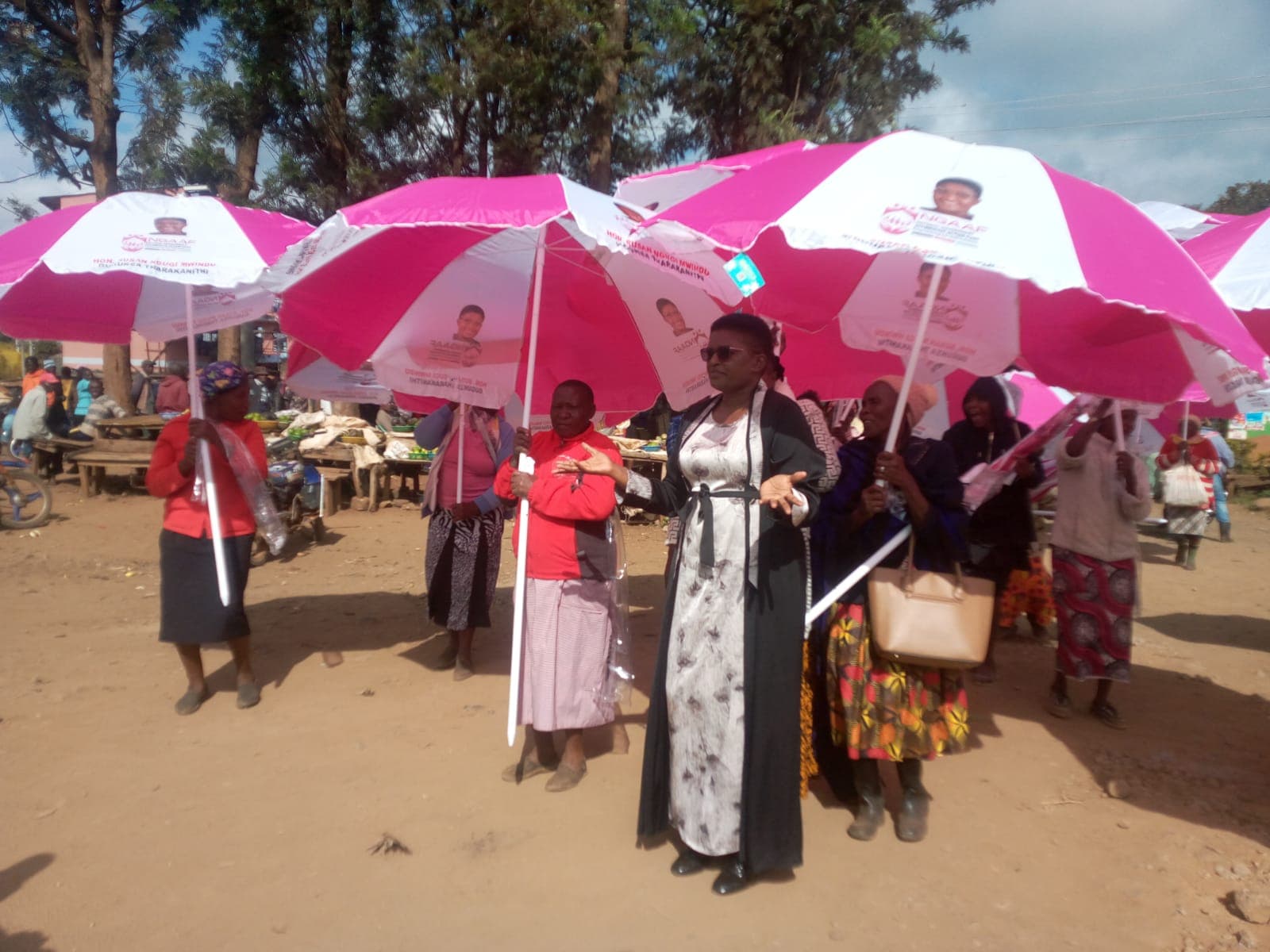 Tharaka Nithi woman representative donates outdoor umbrellas to Mitheru fruit vendors