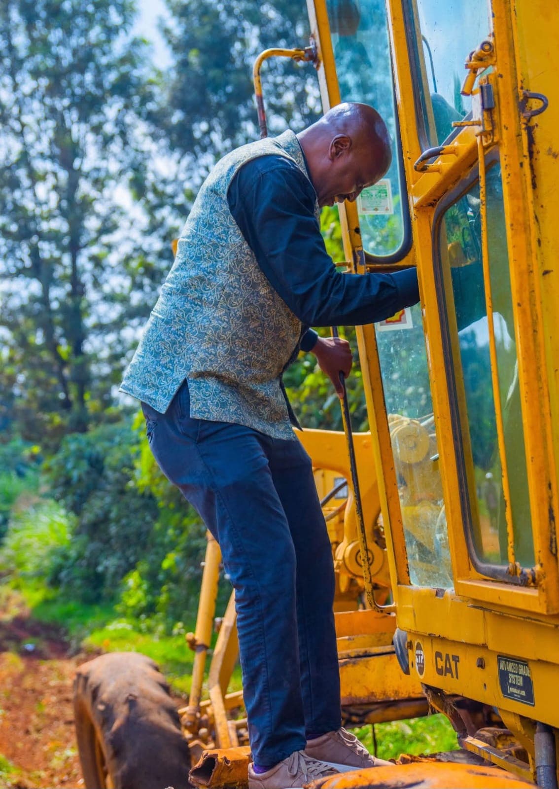 Kiambu Town MP launches upgrade works on ACK Kabae road