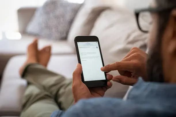 How to Remove an Email Account From a Phone