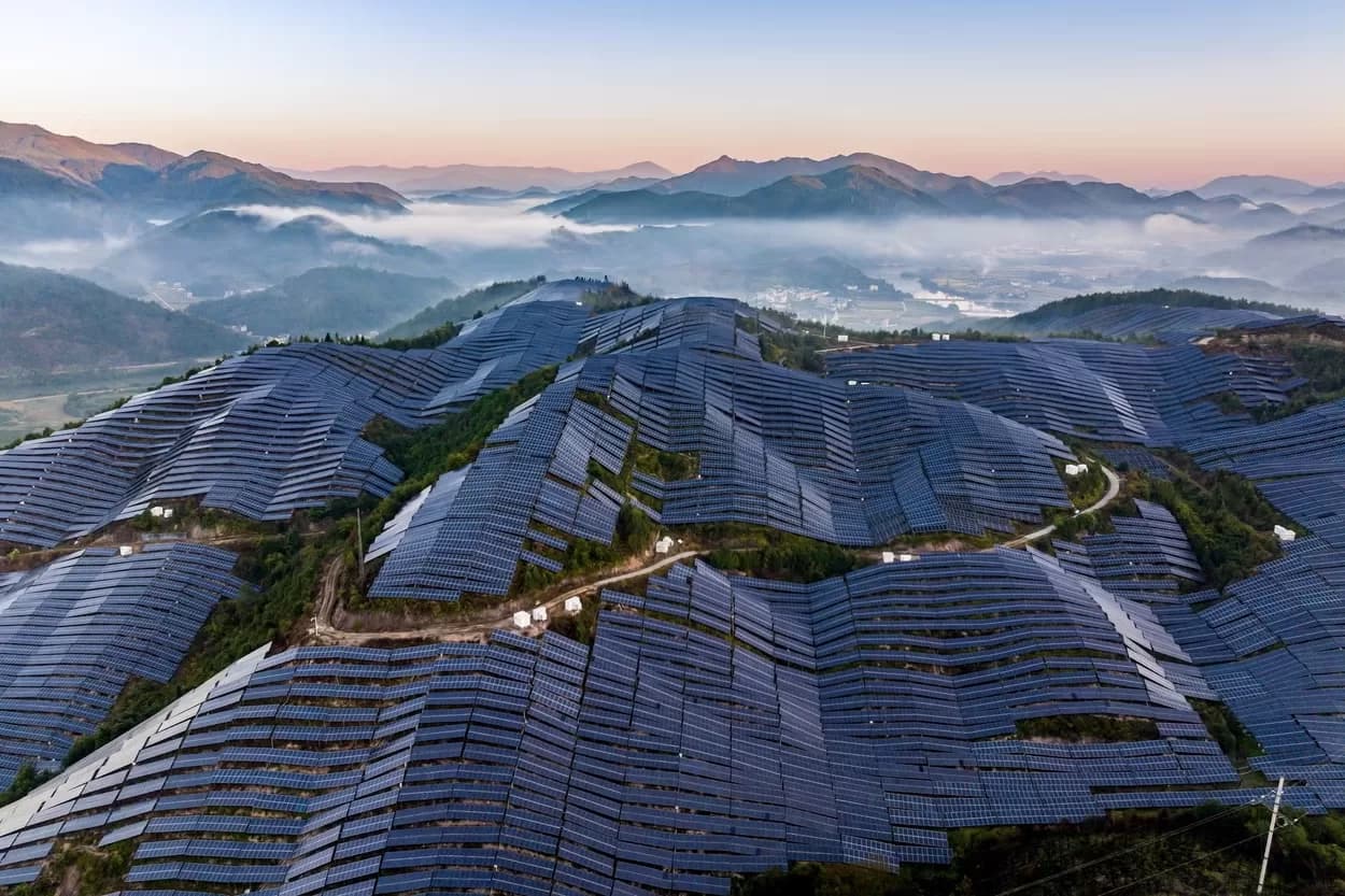 A Look Inside the World’s Largest Hybrid Power Project