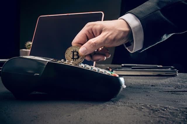 The role of Bitcoin in Corporate Treasury Management: Case studies and best practices