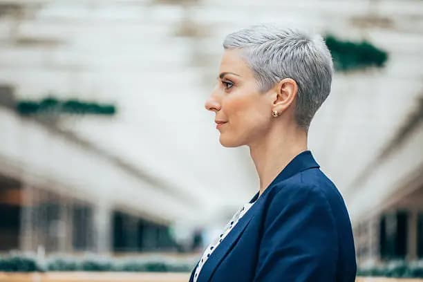 How to Keep Short Hair Smart