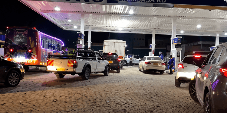 Traffic Chaos, Pumps Closed as Kenyans Rush to Beat Fuel Price Hike