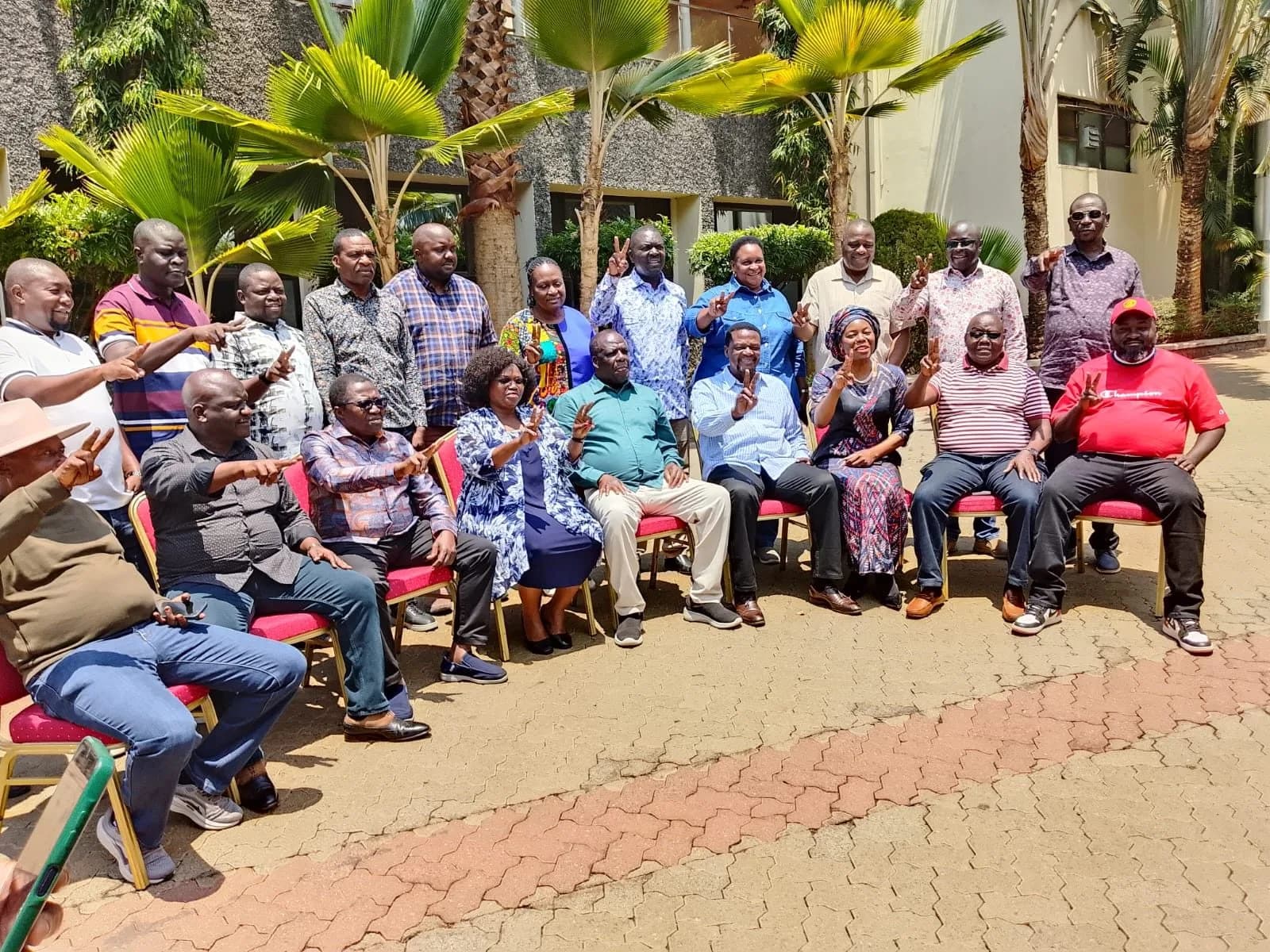 Oparanya convenes Western leaders in Kisumu, rallies support for Ruto’s re-election
