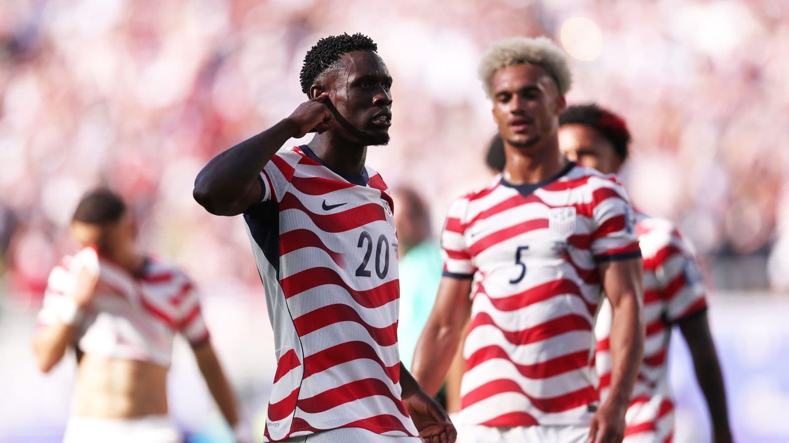 10-Men USA stun Bosnia to book last-16 slot