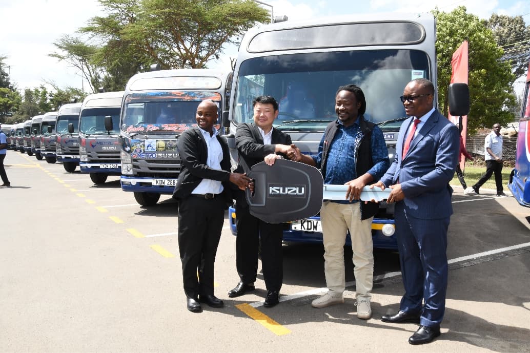 Co-op Bank, MetroTrans roll out 21 buses in Sh590 million financing deal